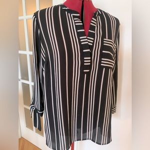 Jules and Leopold Black and White Striped Blouse (flaw) 5$ or 3 for 10$!